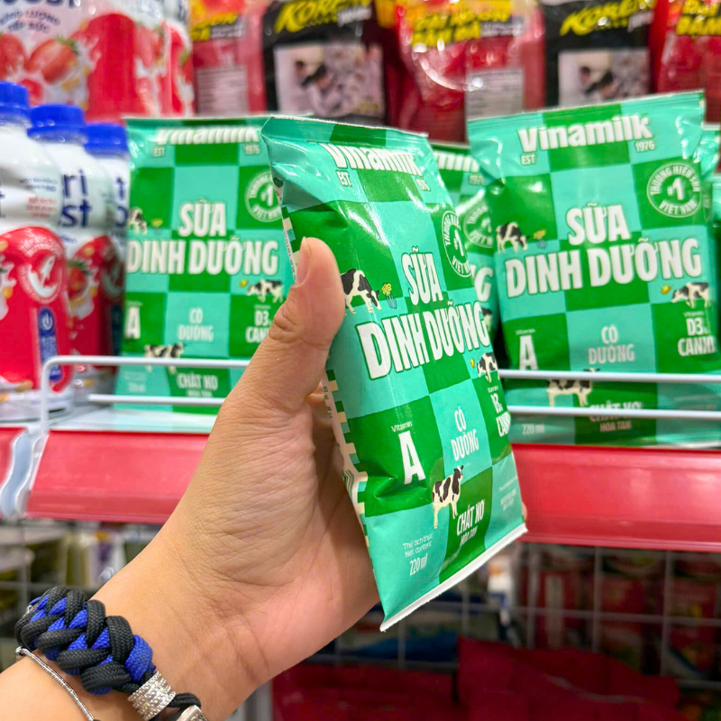 Sữa dinh dưỡng Vinamilk có đường bịch 220ml