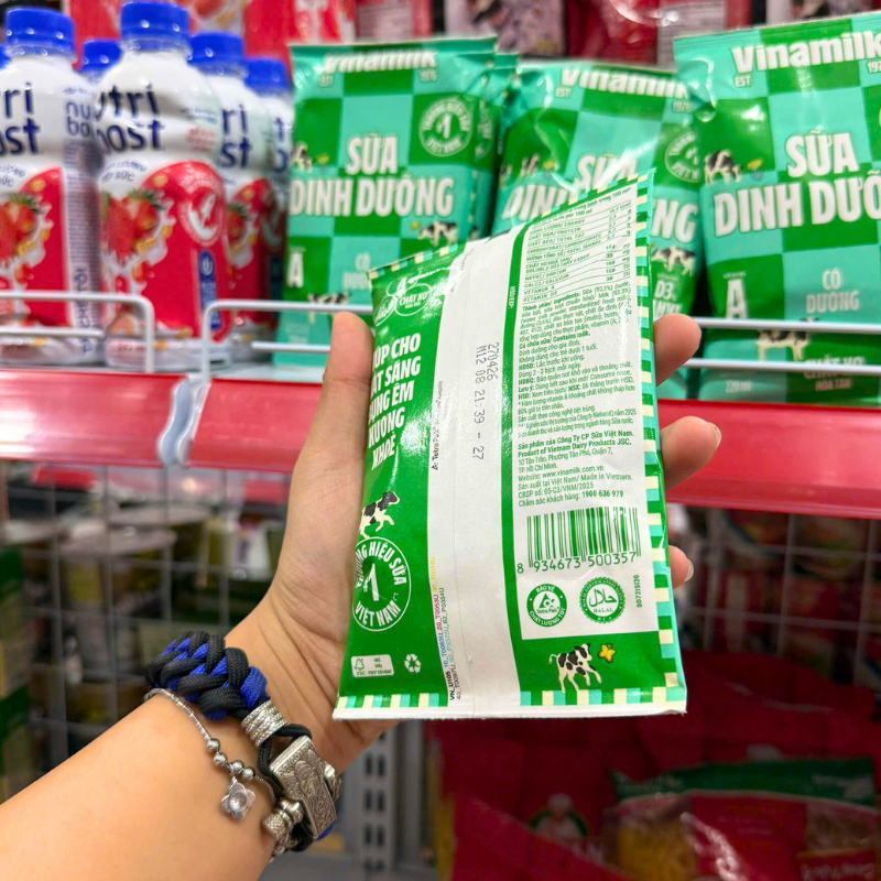 Sữa dinh dưỡng Vinamilk có đường bịch 220ml