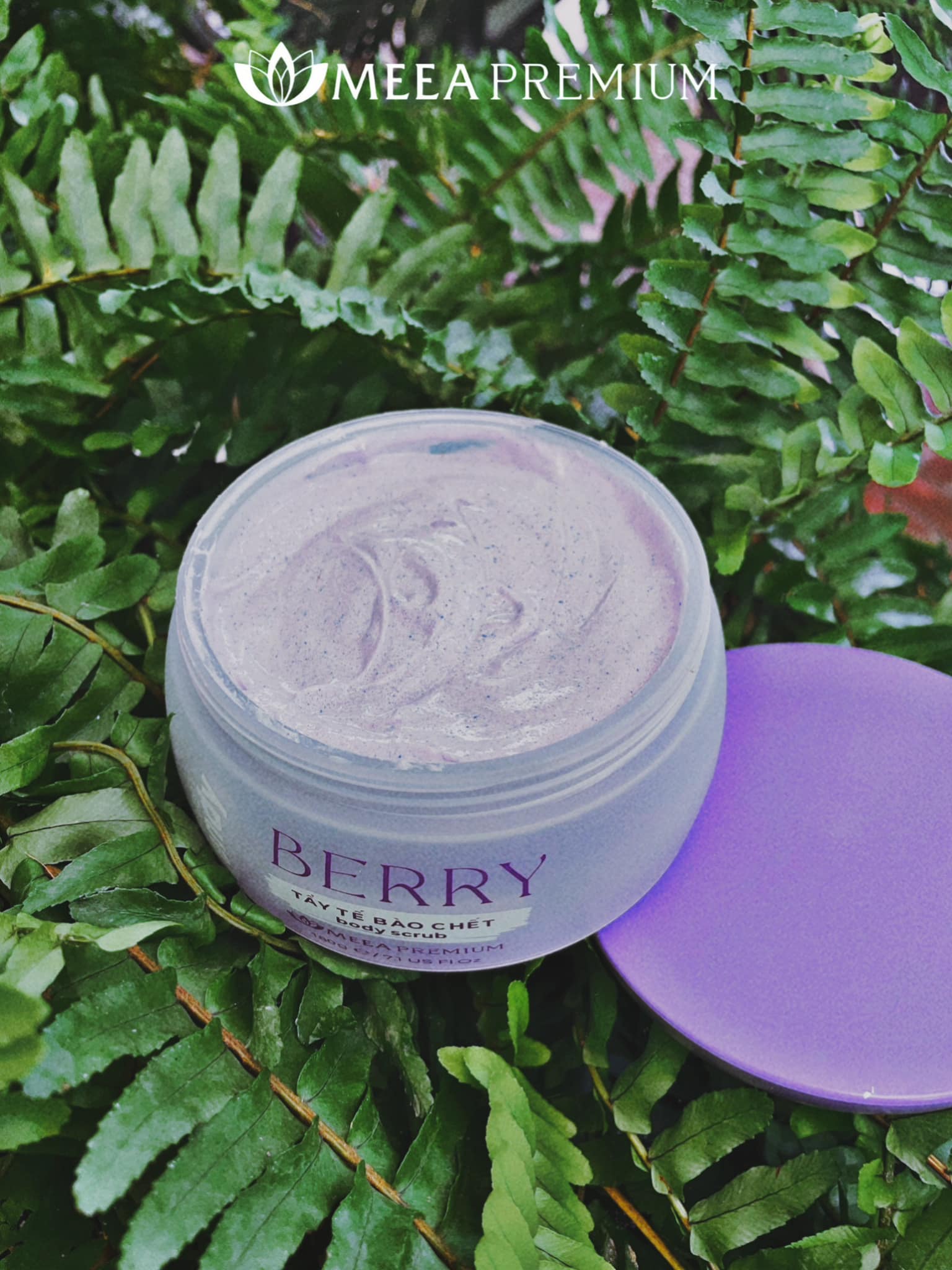 Cận cảnh chất kem scrub màu tím nhạt