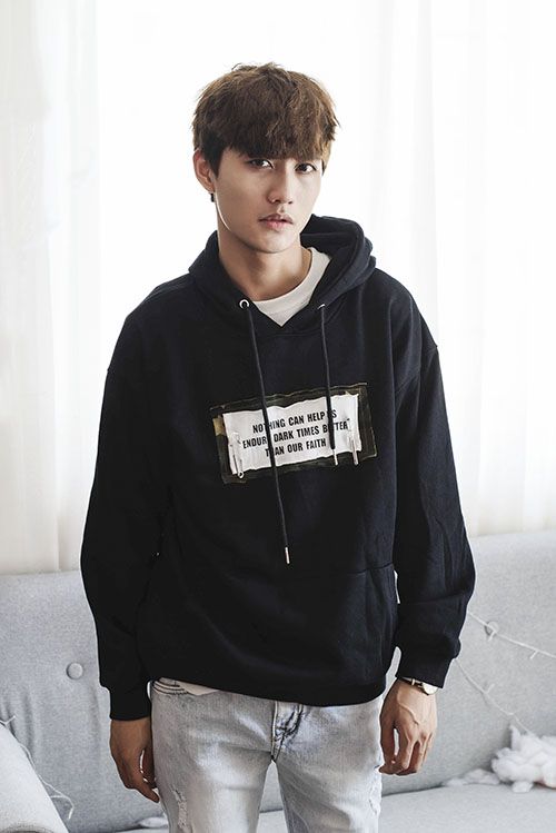 Áo khoác hoodie làm bạn trở nên năng động khỏe khoắn