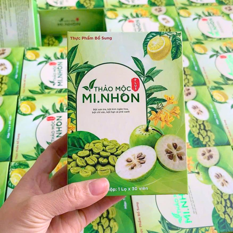 Mặt trước hộp với hình ảnh thành phần thảo mộc chính
