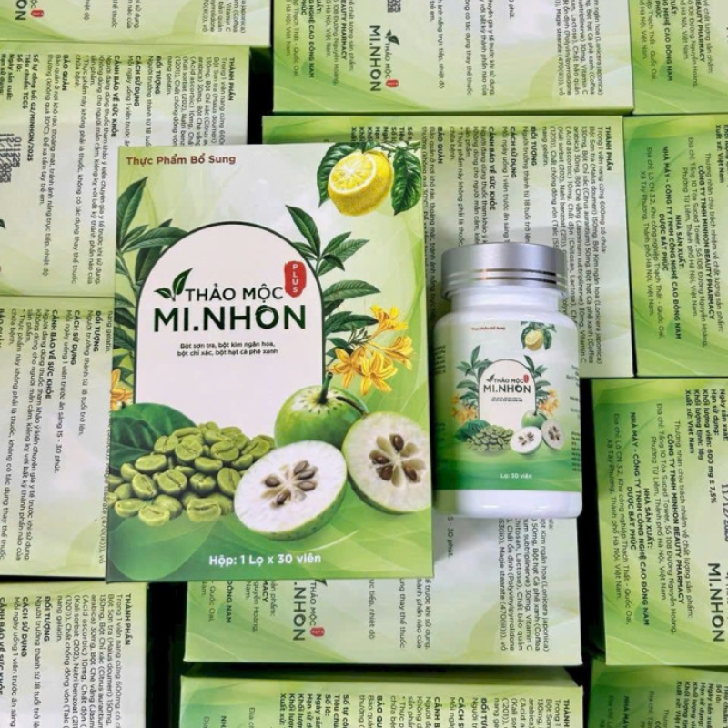 Bộ sản phẩm gồm hộp và lọ tiện dùng hằng ngày
