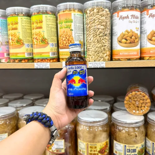 1 Chai Nước Tăng Lực Bò Húc REDBULL Chai Thủy Tinh Nắp Xanh
