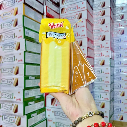 1 Thùng Bánh Bông Lan Tam Giác Weisiel Vị Phô Mai 2kg - Thùng 20 Cái