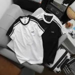 Áo Thun Nam Cổ Tròn Phối Sọc Vai Áo Và Thêu Chữ Pack Trước Ngực Có Big Size