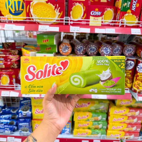 Bánh Bông Lan Solite Kinh Đô Cuộn Kem Vị Cốm Non Sữa Dừa 360g (20 Gói x18g) - Bánh Bông Lan Solite