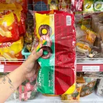 Bánh Donut Dowee 3 Vị Socola, Dâu, Socola Cam Gói 12 Cái 348g