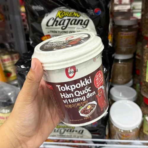 Bánh Gạo Tokpokki Hàn Quốc Vị Tương Đen O'Food Hộp 140g