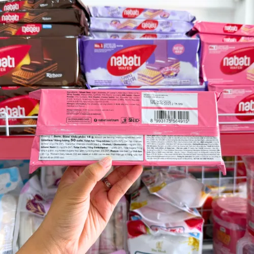 Bánh Kem Xốp NABATI Vị Dâu Dạng Thanh Dài 110g Gói Màu Hồng