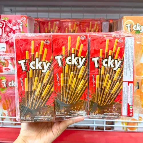 Khám phá Bánh Que Đũa Phủ Socola Ticky Uni Firms Lốc 13 Hộp - Màu Đỏ thuộc nhóm Ticky