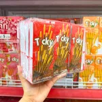 Bánh Que Đũa Phủ Socola Ticky Uni Firms Lốc 13 Hộp - Màu Đỏ