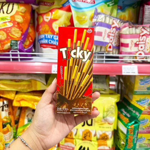 Hình ảnh Bánh Que Đũa Phủ Socola Ticky Uni Firms - Màu Đỏ trong bộ sưu tập Ticky