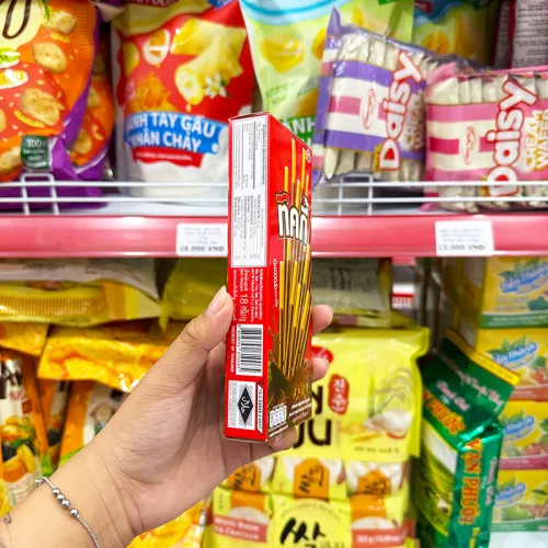 Bánh Que Đũa Phủ Socola Ticky Uni Firms - Màu Đỏ