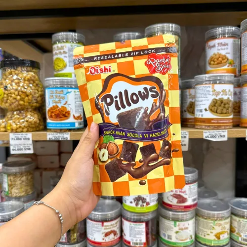 Bánh Quy Nhân Kem Socola OISHI PILLOWS Vị Hazelnut 80g