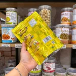 Bánh Quy Nhân Kem Socola OISHI PILLOWS Vị Socola 80g