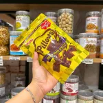Bánh Quy Nhân Kem Socola OISHI PILLOWS Vị Socola 80g