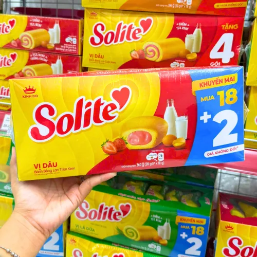 Bánh Solite Vị Dâu - Bánh Bông Lan Tròn Kem Vị Dâu Solite 360g (18+2)
