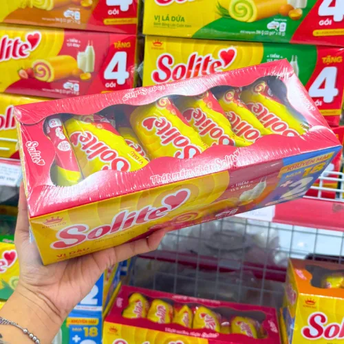 Bánh Solite Vị Dâu - Bánh Bông Lan Cuộn Kem Vị Dâu Solite 360g (18+2)