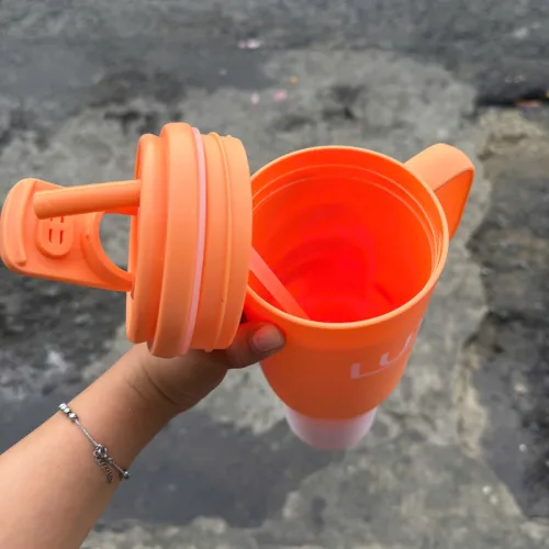 Bình Nước - Ly Nước Có Quay Cầm Kèm Ống Hút Lux