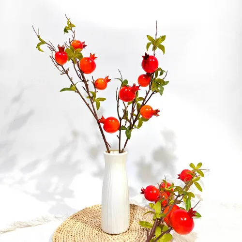 Cành Lựu 7 Trái Mọng Đỏ Cắm Bình Trang Trí Không Gian Sống