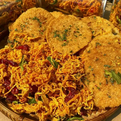 Cơm Cháy Khô Gà Thơm Ngon Hộp 500g