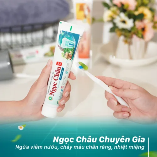 Combo 2 Cây Kem Đánh Răng Ngọc Châu Chuyên Gia 100g/Tuýp - Kem Đánh Răng Dược Liệu + Tặng 1 Bài Chải Đánh Răng