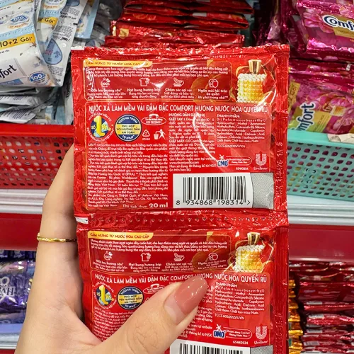 Combo 2 Dây 24 Gói Nước Xả Vải Comfort Hương Nước Hoa Quyến Rũ 18ml/Gói - Màu Đỏ