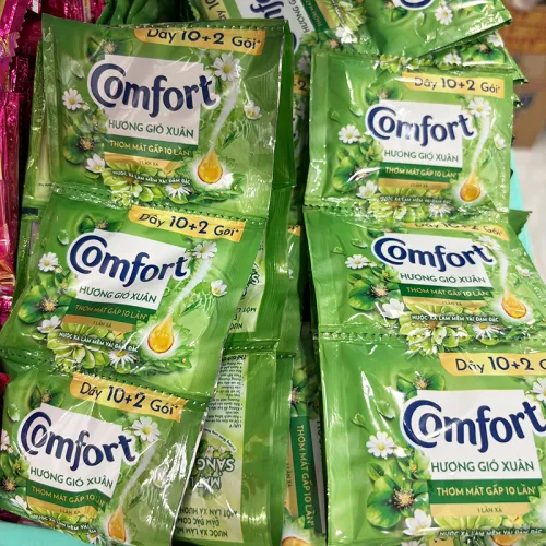 Dây 12 Gói Nước Xả Vải Comfort Hương Gió Xuân Thơm Mát 18ml/Gói - Màu Xanh Lá