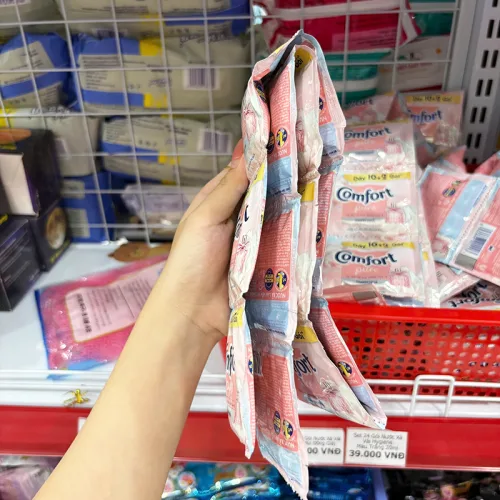 Dây 12 Gói Nước Xả Vải Comfort Hương Thanh Nhã Thơm Mát 18ml/Gói - Màu Hồng Phấn