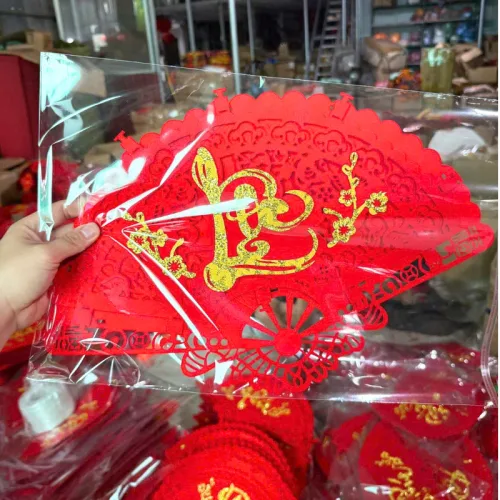 Dây Treo Quạt Nhung Đỏ - Quạt Treo Trường Trang Trí Tết