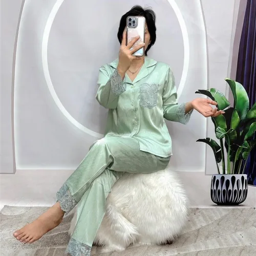 Đồ bộ pijama quần dài áo tay dài cổ bẻ màu trơn