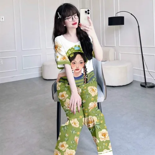 Đồ bộ pijama quần dài áo tay ngắn cổ tròn hoạ tiết