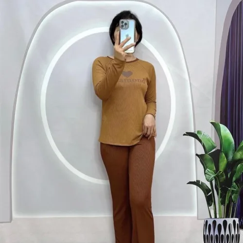 Đồ bộ quần dài áo tay dài cổ tròn in chữ