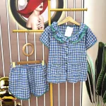 Đồ bộ quần đùi áo tay ngắn cổ lá sen caro