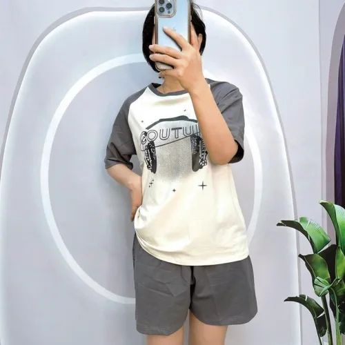 Đồ bộ quần đùi áo tay ngắn cổ tròn in chữ