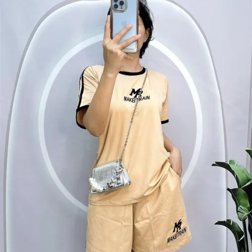 Đồ bộ quần đùi áo tay ngắn cổ tròn in chữ