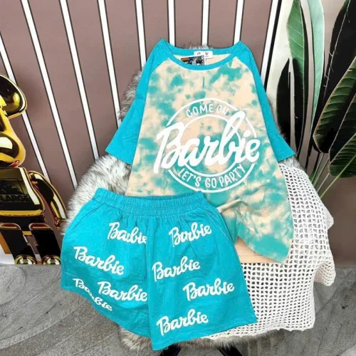 Đồ bộ quần đùi áo tay ngắn cổ tròn in chữ barbie