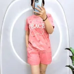 Đồ bộ quần đùi áo tay ngắn cổ tròn in chữ peace