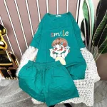 Đồ bộ quần đùi áo tay ngắn cổ tròn in hình bé gái