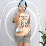 Đồ bộ quần đùi áo tay ngắn cổ tròn in hinh đôi dép