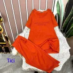 Đồ bộ quần lửng áo tay ngắn màu trơn in chữ dập nổi