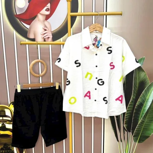 Đồ bộ quần ngố đen áo sơ mi tay ngắn in chữ