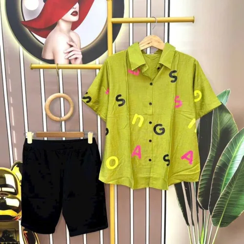 Đồ bộ quần ngố đen áo sơ mi tay ngắn in chữ