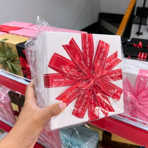 Hộp Quà Giấy Vuông Nhỏ Nhiều Màu Nắp Rời Có Thắt Nơ 16x16x8cm - Hộp Không Có Hoa Rơm Giao Ngẫu Nhiên