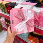Hộp Quà Giấy Vuông Nhỏ Nhiều Màu Nắp Rời Có Thắt Nơ 16x16x8cm - Hộp Không Có Hoa Rơm Giao Ngẫu Nhiên