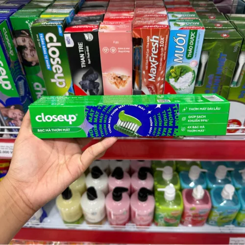 Kem Đánh Răng CLOSEUP Bạc Hà Thơm Mát 230g