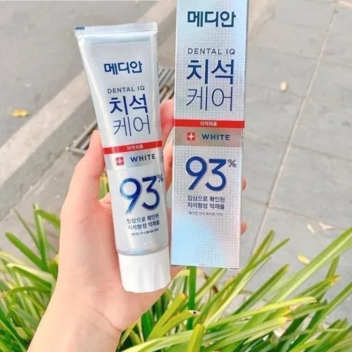 Kem Đánh Răng Median Màu Trắng  Dental IQ 93% White 120g