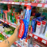 Kem Đánh Răng Colgate Hương Bạc Hà 225g + Tặng Kèm Bàn Chải Đánh Răng