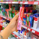 Kem Đánh Răng Colgate Ngừa Sâu Răng Em Bé 2+ Tuổi Hương Dâu 40g - Màu Hồng