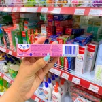 Kem Đánh Răng Colgate Ngừa Sâu Răng Em Bé 2+ Tuổi Hương Dâu 40g - Màu Hồng